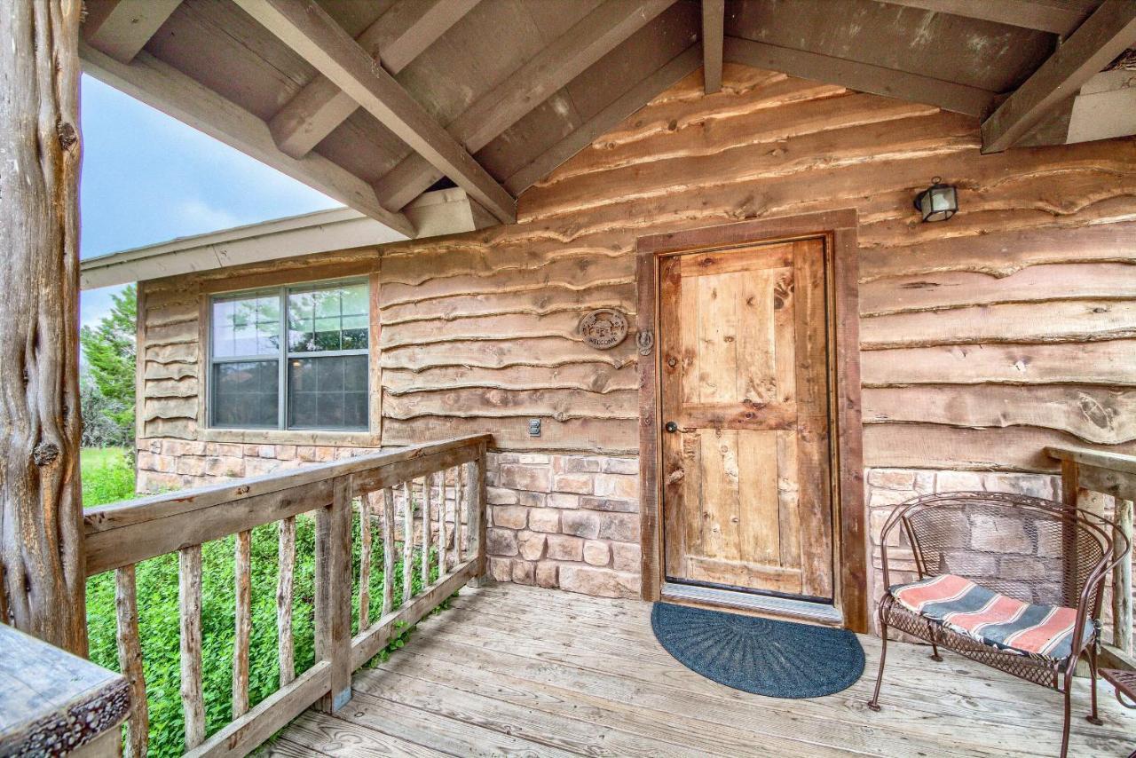 Villa Cedar Bliss Cabin Fredericksburg Exterior foto